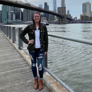 Meet your Posher, Casey